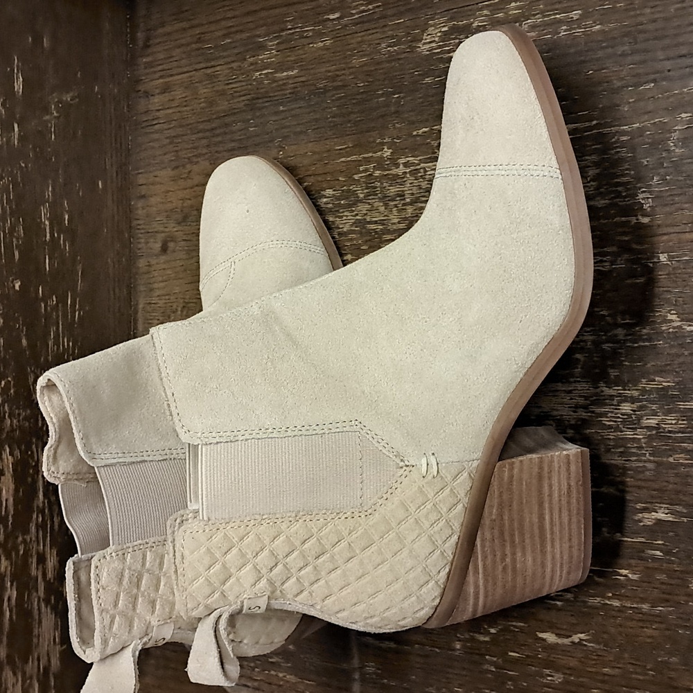 Toms Everly Chelsea Faux Suede Ankle Boots Size 8.5 Women's